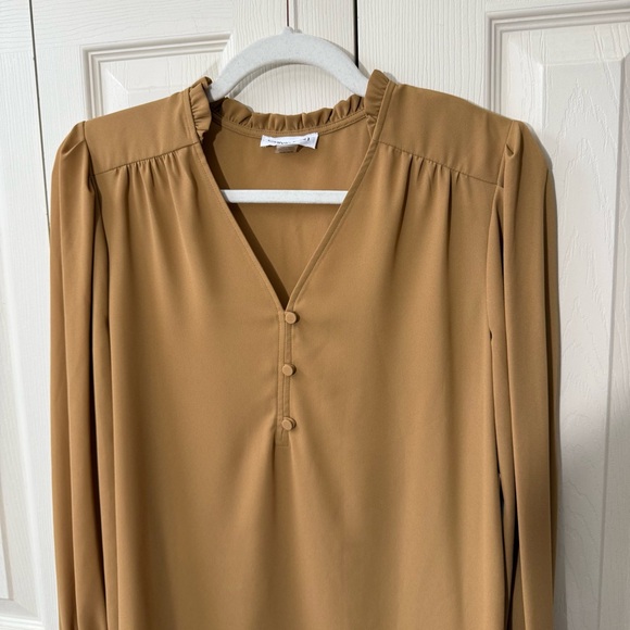 Calvin Klein Tan Carmel Long Sleeve Vneck Blouse Women’s Size XS NWT - Picture 3 of 9